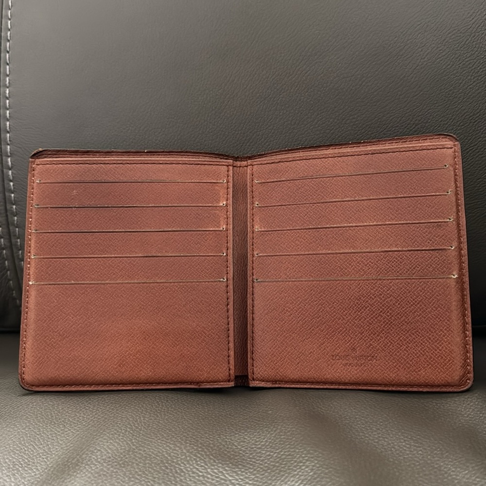 Louis Vuitton Monogram bifold wallet.FREE SHIPPING! - Picture 7 of 7